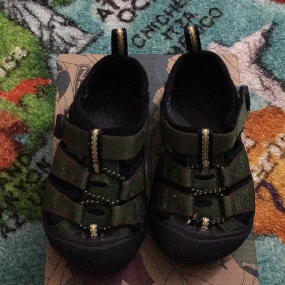 Toddler summer Newport Size 5 Keen